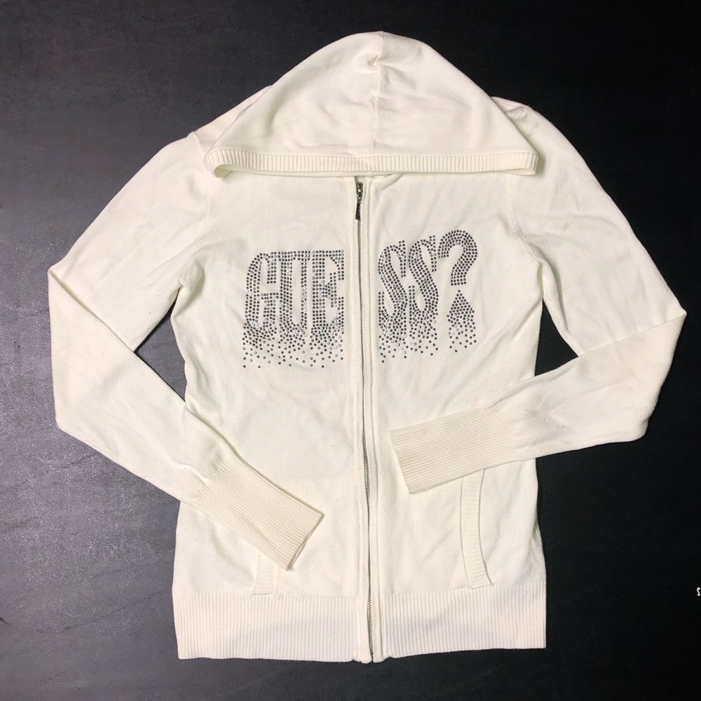 GUESS🤍 zip up hoodie